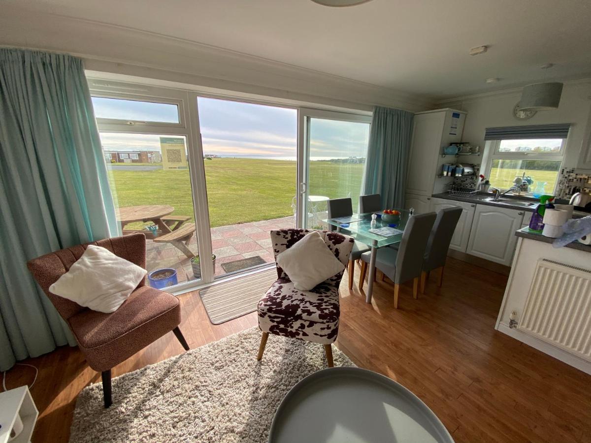 Bayview Self-Catering Coastal Bungalow In Rural West Wight Freshwater Buitenkant foto