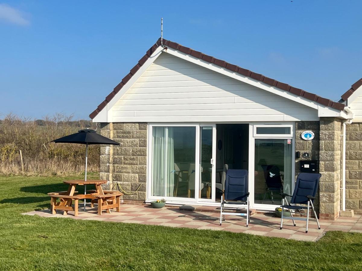 Bayview Self-Catering Coastal Bungalow In Rural West Wight Freshwater Buitenkant foto