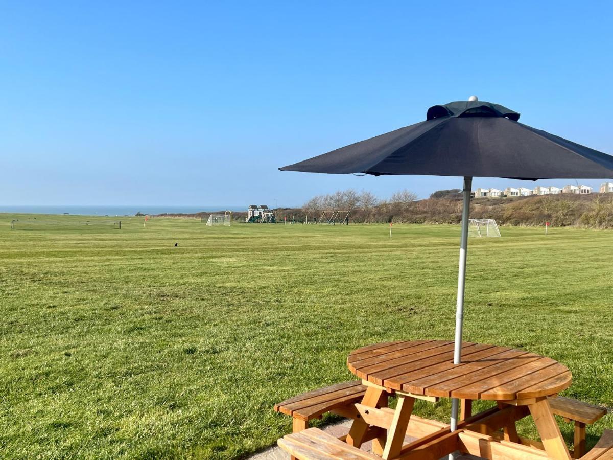 Bayview Self-Catering Coastal Bungalow In Rural West Wight Freshwater Buitenkant foto